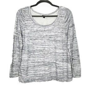 Torrid Sweater Women’s Size 2X Gray Lace‎ Up Back